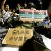 Libye - rebelové oslavují na Zeleném náměstí v Tripolisu vítězství nad Kaddáfím
