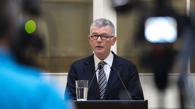 Šéf britské rozvědky: Putin si ukousl příliš velké sousto. Jak Rusko upadá, tak Čína stoupá.