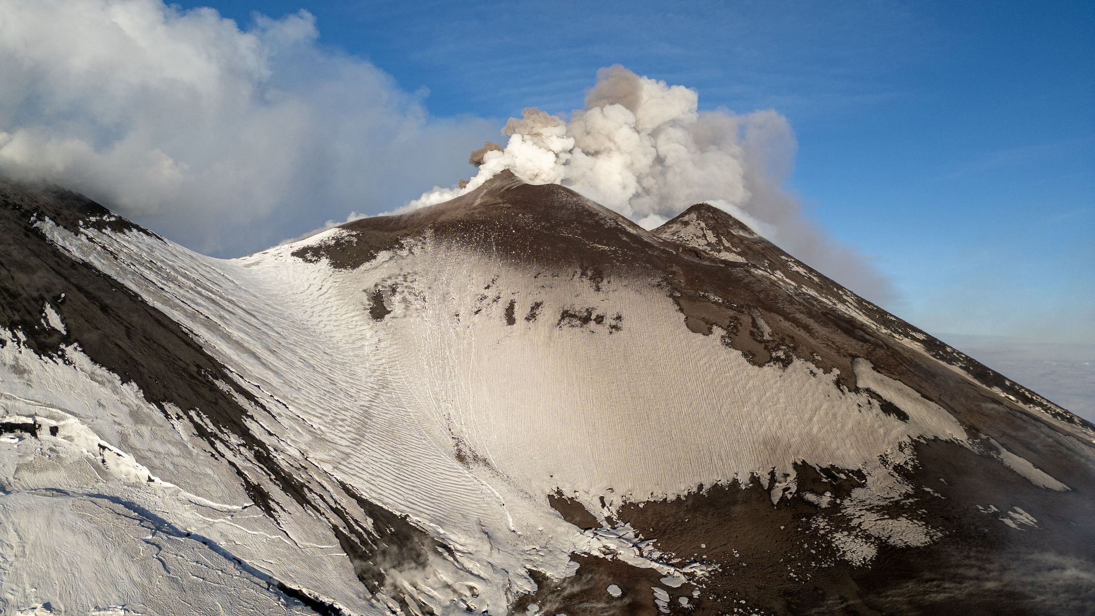 Etna, sopka, erupce, sníh, láva, Zahraničí, Itálie, Reuters