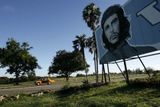 Portréty Che Guevary nechybějí ani na kubánském venkově.