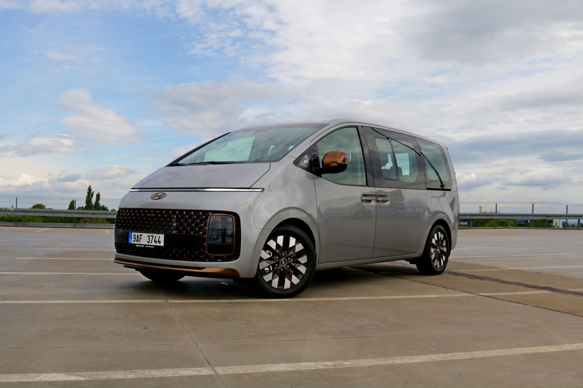 Hyundai Staria