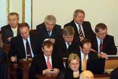 Poslanci ČSSD nechtějí sedět s Melčákem