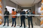 Xiaomi má v Praze první oficiální obchod. Na slevy a premiéru telefonu Redmi 2S čekaly stovky lidí