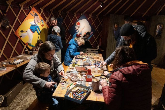 Snímek z Imaginární krajiny bratří Formanů.