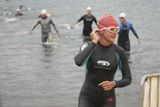 Nejrychlejší plavkyní byla Gabriela Hejtíková, která z vody vylezla v čase 1:09:20.