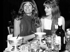 1967, sestry na party po Oscarech: Vanessa (vlevo) ani Lynn však tehdy nominace neproměnily