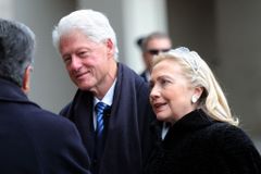 Clintonovi vydělali od loňska za projevy 25 milionů dolarů