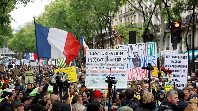 Koncem roku 2018 ochromily statisícové demonstrace Francii, hlavním důvodem bylo zdražení pohonných hmot.