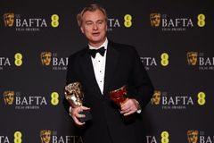 Britské filmové ceny dostal Oppenheimer, z herců uspěli Cillian Murphy a Emma Stone