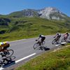 Cyklisté během 16. etapy Tour de France 2012 v Pyrenejích