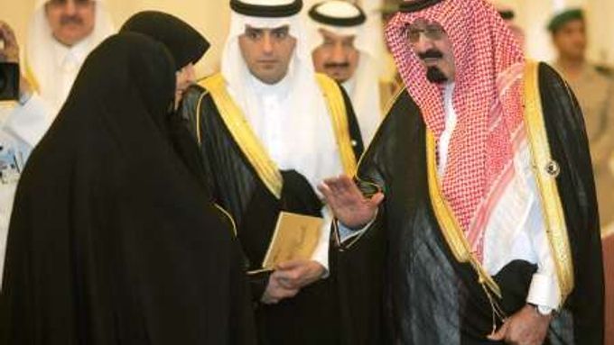 Zatímco saudskoarabský král Abdulláh na summitu v Mekce odmítal žádosti o autogram...