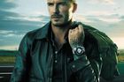 Fotbalista David Beckham se často objevuje v různých reklamách, tentokrát propůjčil svůj obličej a levou ruku luxusním švýcarským hodinkám Transocean Chronograph Unitime.
