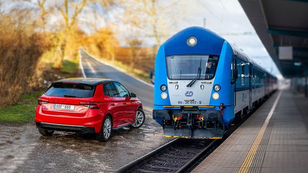 Vyplatí se pořád jezdit vlakem? Spočítali jsme srovnání s autem, často je volba jasná
