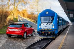 Vyplatí se pořád jezdit vlakem? Spočítali jsme srovnání s autem, často je volba jasná