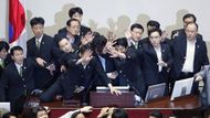 Bitka v jihokorejském parlamentu