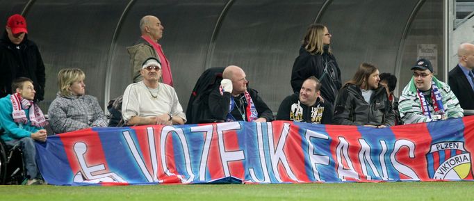 EL, Plzeň - Lyon: fanoušci Plzně - vozíčkáři