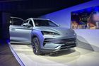 BYD má zatím dva plug-in hybridy. SUV Seal U DM-i má podle verze kombinovaný dojezd až 1125 kilometrů a začíná na 966 tisících korun.