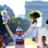 Americký cyklista Tejay Van Garderen slaví po poslední 20. etapě Tour de France 2012.