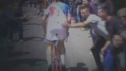 Hlídejte si psy a děti. Tour de France poučuje davy u silnic