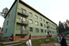 Senátoři odmítli zpřísnění podmínek pobytu cizinců v Česku. Chovanec kolizi s ústavou nevidí