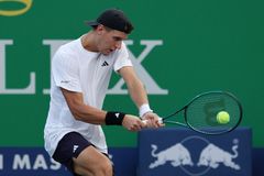 Menšík si vylámal zuby na Nizozemci, Lehečku v Šanghaji čeká třetí kolo