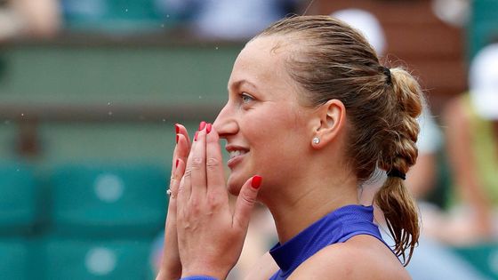 Velký návrat Kvitové, trápení Djokera i raketa Markéta. Podívejte se na nejlepší fotky French Open