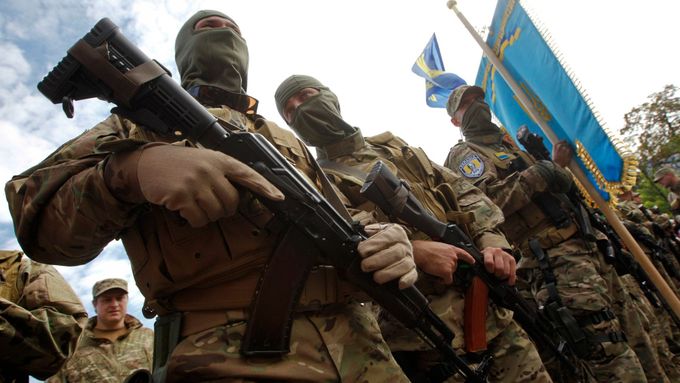 Vojáci u hranic s Ukrajinou.