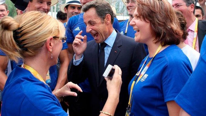 Sarkozy v olympijské vesničce.
