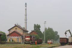 Na Tachovsku vykolejil vlak kvůli horku