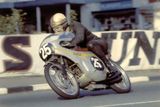 Vůbec první titul na "silnici" vyjeli firmě z Hamamacu v roce 1961 Australan Tom Phillis (125 ccm) a britský pilot Mike Hailwood (250 ccm). Druhý jmenovaný pak vyhrál mistrovství světa ještě čtyřikrát. Vedle dvě stě padesátek byl dvakrát nejlepší i v kubatuře do 350 ccm.