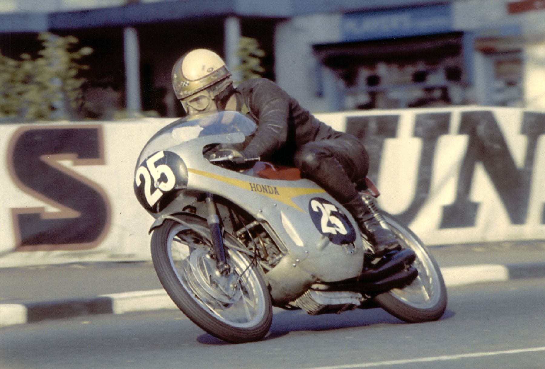 60 let motorsportu Honda: Mike Hailwood