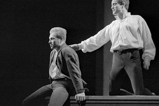 Luděk Munzar a Jan Tříska v divadelní hře Romeo a Julie v Národním divadle v Praze. Rok 1953