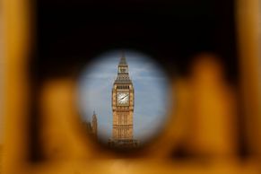 Foto: Londýnský Big Ben kvůli opravě na čtyři roky umlkl. Hodiny odbíjely čas skoro 157 let