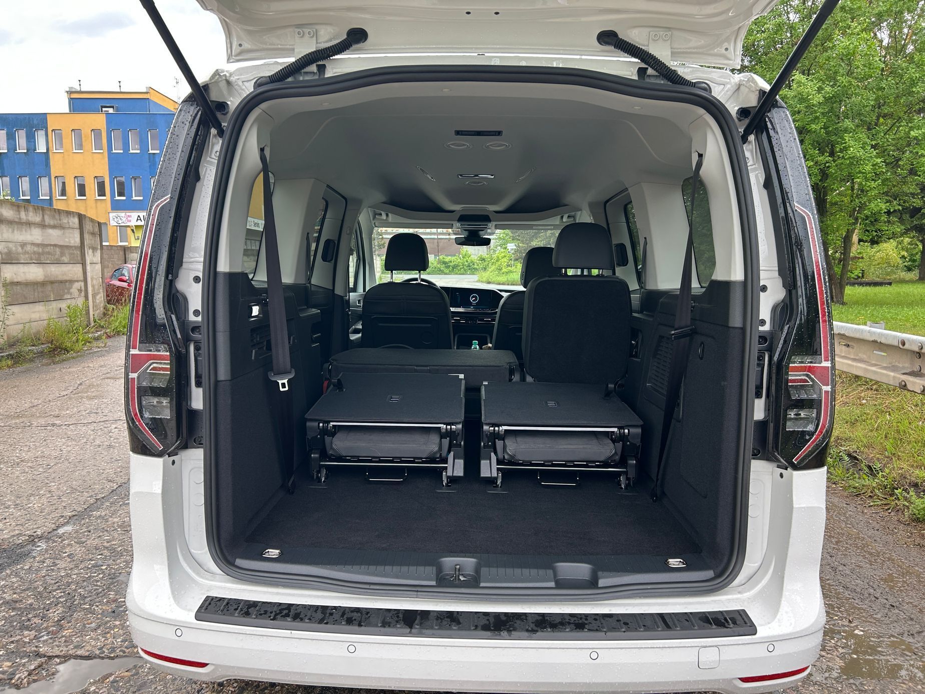 VW Caddy plug-in hybrid