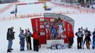 Předáním cen skončil dnešní závodní program na černé sjezdovce ve Svatém Petru. V neděli čeká na závodnice na stejném svahu slalom.