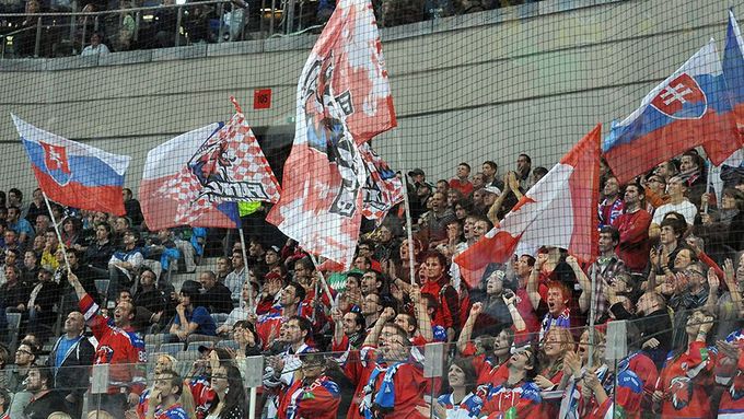 Hokejoví fanoušci Lva Praha v utkání KHL proti SKA Petrohradu.