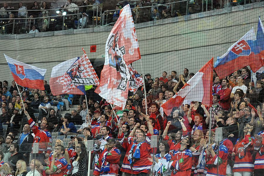 Hokejoví fanoušci Lva Praha v utkání KHL proti SKA Petrohradu.