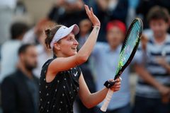 Živě: Vondroušová - Martičová 7:6, 7:5. Mladá Češka je v semifinále Roland Garros!
