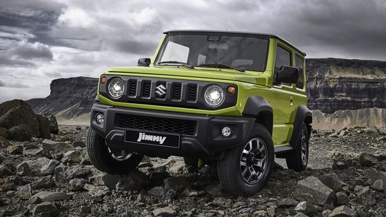 Hranatá karoserie a offroadová technika pod ní. To je nové Suzuki Jimny.