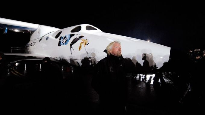 Miliardář Richard Branson a jeho Spaceship Two