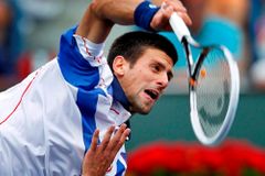 VIDEO Famózní Djokovič. Hraje tenis na křídle letadla