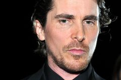 Batman Christian Bale vystoupí na Mount Everest