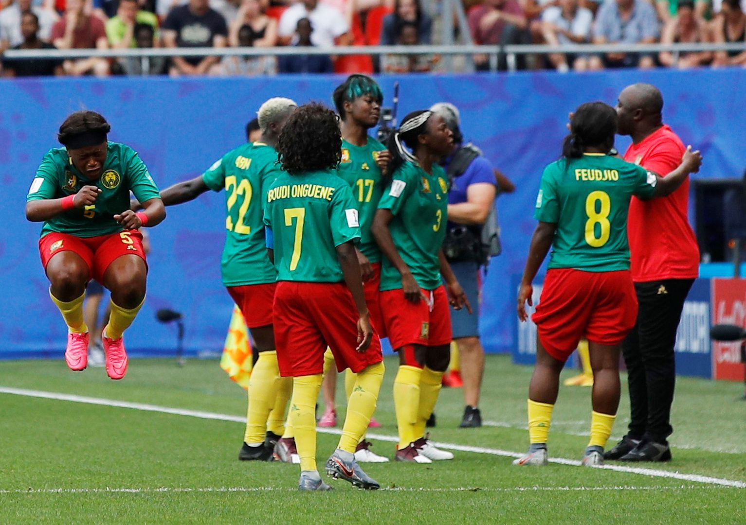 Anglie - Kamerun, osmifinále MS ve fotbale žen