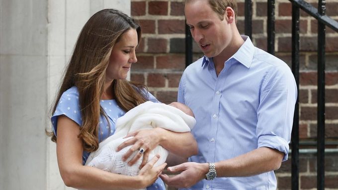Foto: Princ z Cambridge odjel z porodnice domů