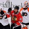 Finále Chicago Blackhawks vs Philadelphia Flyers: Byfuglien a Pronger