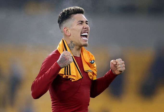 Soccer Football - Premier League - Wolverhampton Wanderers v Liverpool - Molineux Stadium, Wolverhampton, Britain - January 23, 2020  Liverpool's Roberto Firmino celebrat