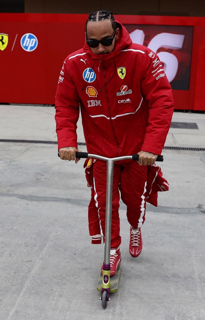 Testy F1, Sáchir 2025: Lewis Hamilton, Ferrari