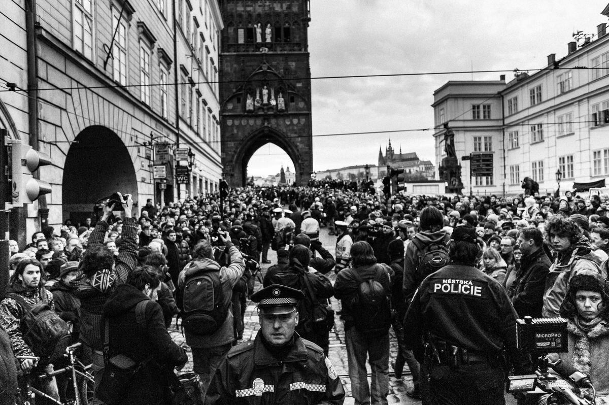 Praha ve dnech, kdy se loučila s prvním prezidentem České republiky Václavem Havlem. Snímky vznikly mezi 18. a 21. prosincem 2011.