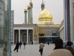 Muslimská svatyně ve městě Kóm, ve kterém trávil Chomejní po svém návratu do Íránu v roce 1979 nejvíce času.