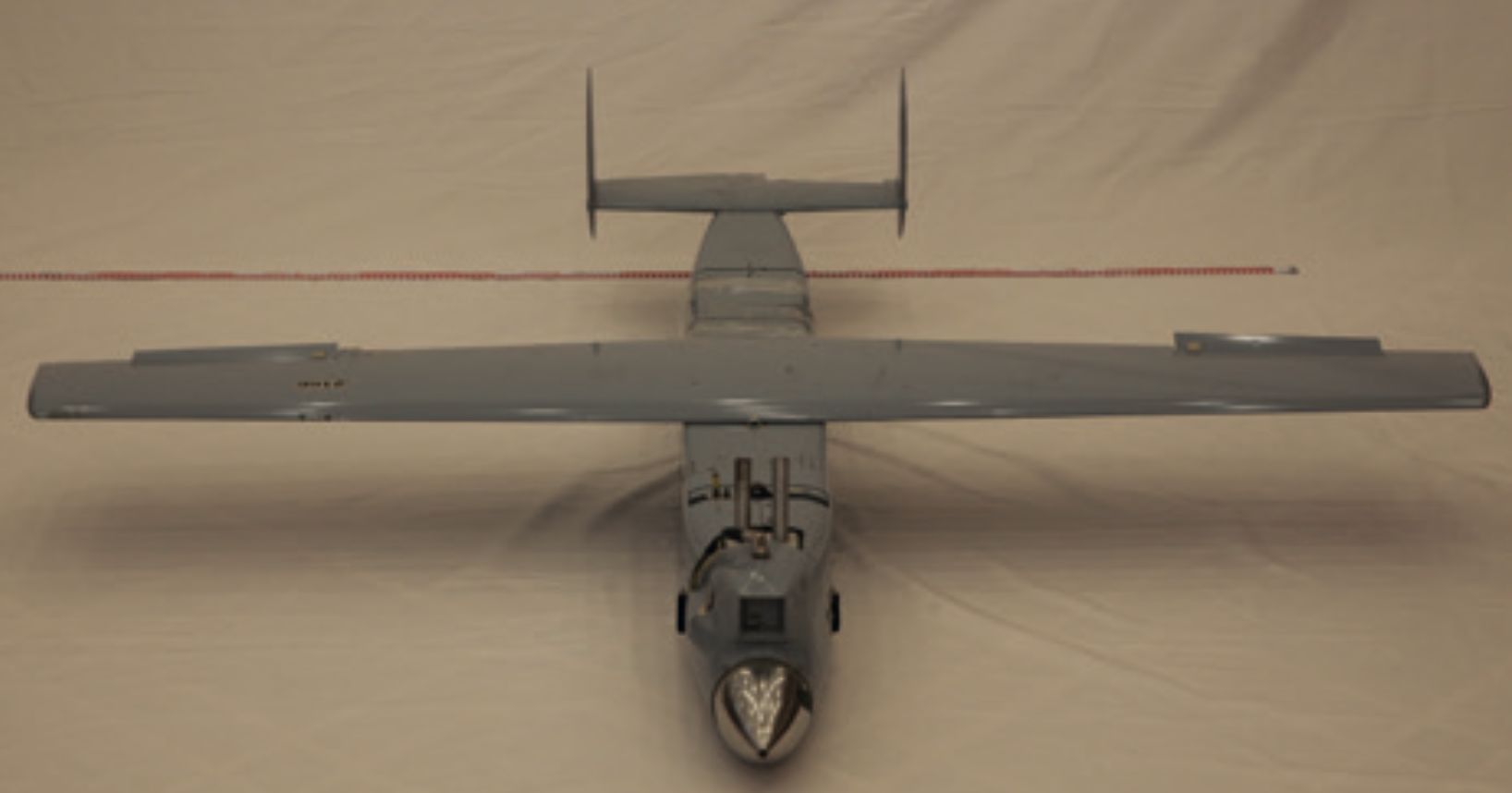 Dron Granat-2, jehož motor vyrobila pardubická firma pro modeláře.